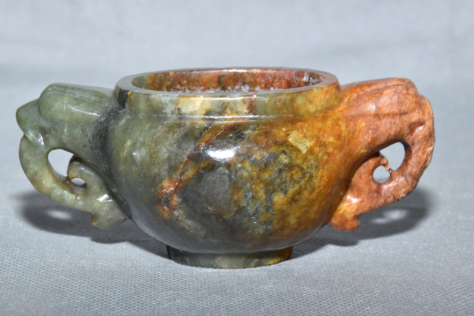 An Exquisite Hemo Jade Double-Ears Jar: An Exquisite Hemo Jade Double-Ears Jar,Hongshan Culture,Size:4.5inx2.8in,Weight:270g河磨玉双耳罐,红山文化,Size:11.5cmx7cm,Weight:270g