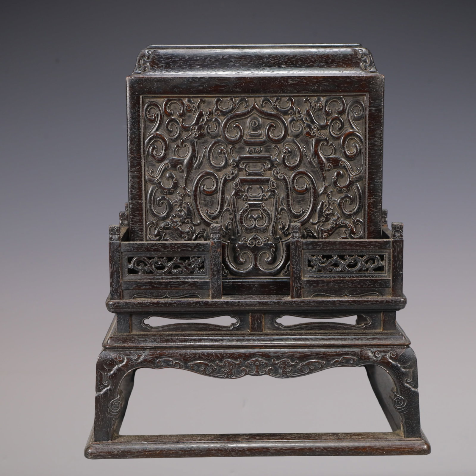 A Exquisite Zitanwood Dragon Pattern with poem Box: A Exquisite Zitanwood Dragon Pattern with poem Box Qing Dynasty, China Size:12.6inx15.4in Weight:4500g紫檀木龙纹诗文盒 中国清代