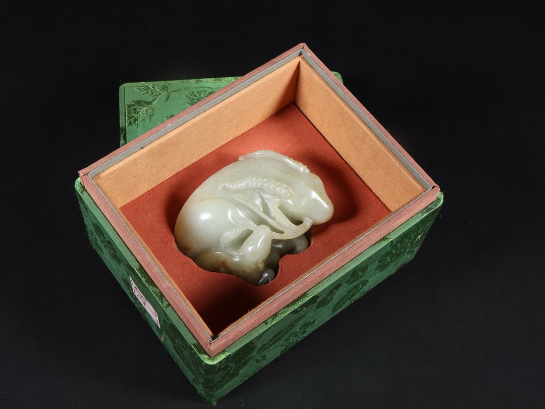 An Exquisite White Jade Sheep Ornament (1 of 10)