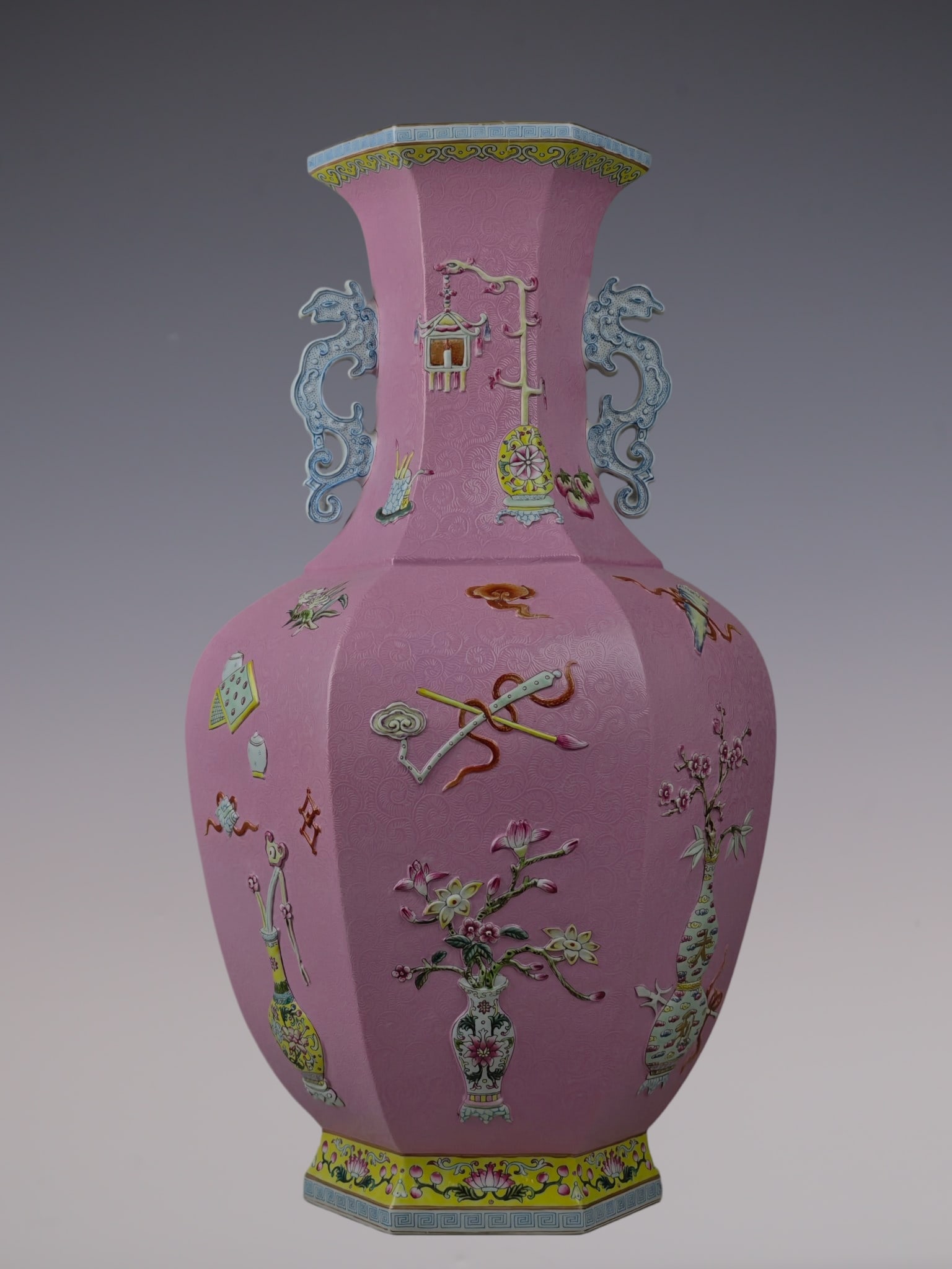 A Huge Famille-Rose Pink Ground Painted Gold Flower and Bogu Pattern Dragon-Ears Vase: A Huge Famille-Rose Pink Ground Painted Gold Flower and Bogu Pattern Dragon-Ears Vase,Qing Dynasty, China,Qianlong Four-character Mark,Size:18.9inx11in粉彩粉地描金&
