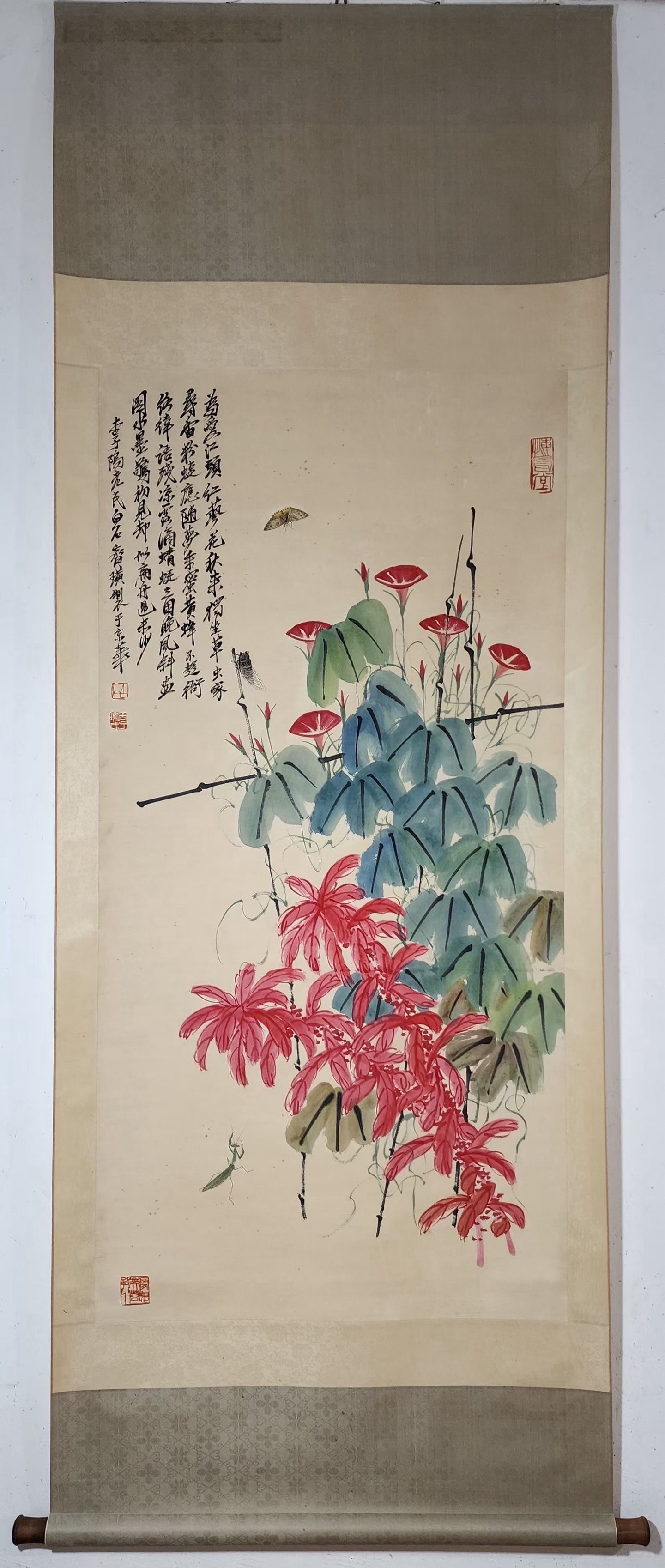 A Chinese Vertical Scroll Ink Painting of Flower and Insect on Paper,Qi Baishi: A Chinese Vertical Scroll Ink Painting of Flower and Insect on Paper,Qi Baishi,Size:(Without frame)53.5inx26.4in一幅中国水墨花卉昆虫图