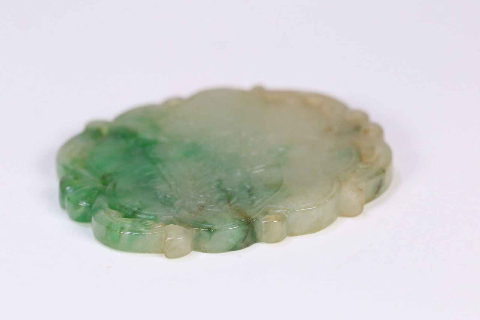An Exquisite Jadeite Elephant Pattern Pendant - 3