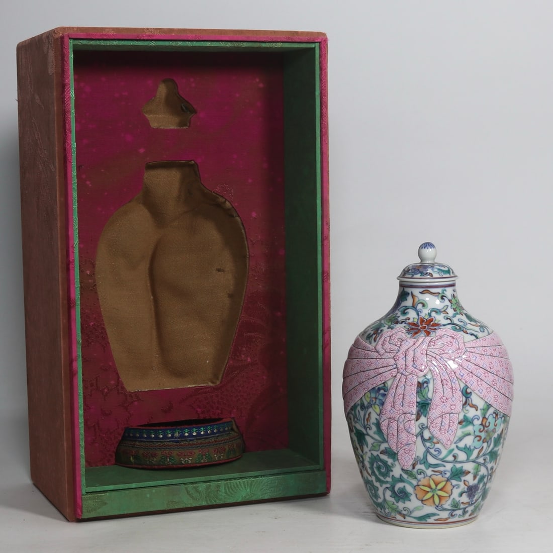 An Exquisite Doucai Lotus Pattern Jar with Cover: An Exquisite Doucai Lotus Pattern Jar with Cover,Qing Dynasty, China,Qianlong Six-character Mark,Size:7.7in斗彩缠枝莲纹盖罐,中国清