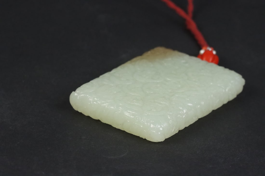 An Exquisite White Jade Dragon Pattern Pendant - 6