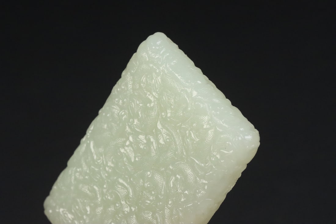 An Exquisite White Jade Dragon Pattern Pendant - 9