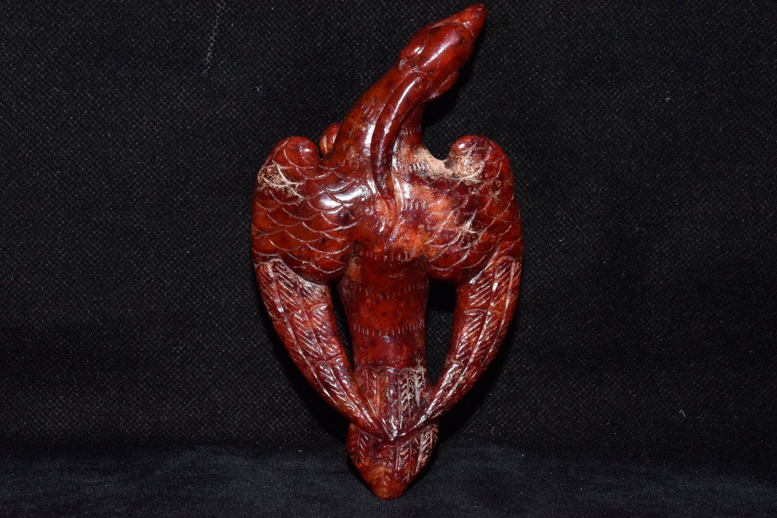 An Exquisite Hemo Jade Bird Ornament: An Exquisite Hemo Jade Bird Ornament,Hongshan Culture,Size:5.7inx3.1in,Weight:180g河磨玉鸟摆件,红山文化,Size:14.5cmx8cm,Weight:180g
