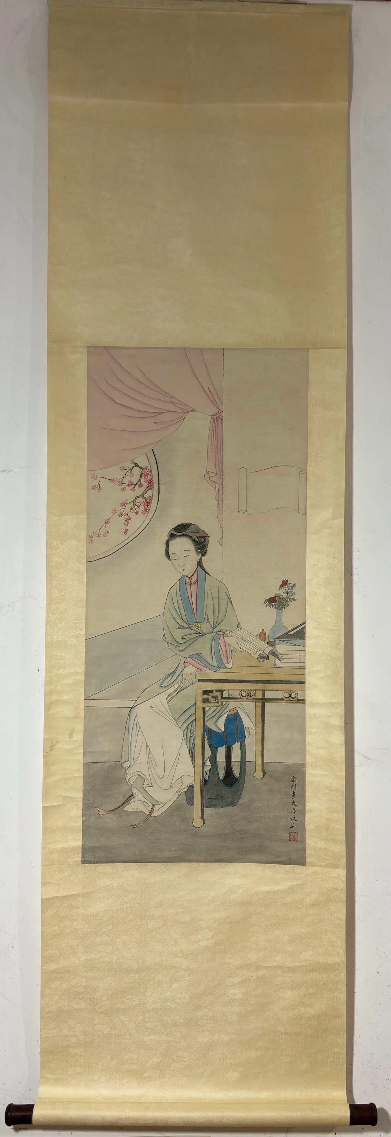 A Chinese Vertical Scroll Ink Painting of Woman on Paper,Leng Mei: A Chinese Vertical Scroll Ink Painting of Woman on Paper,Leng Mei,Size:(Without frame)36inx15.6in一幅中国水墨仕女图立轴,冷ੜ