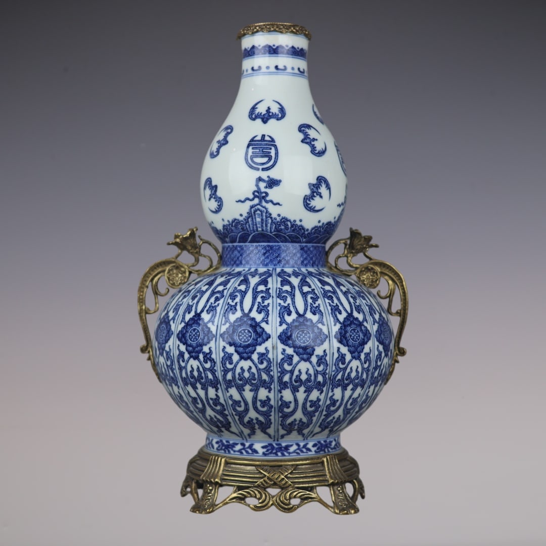 A Huge Blue and White Inlaid Bronze Lotus,Bats and Peach Pattern Double-Ears Gourd Vase: A Huge Blue and White Inlaid Bronze Lotus,Bats and Peach Pattern Double-Ears Gourd Vase,Qing Dynasty,China,Qianlong Six-character Mark,Size:18.5inx10.2inx6.9in青花镶铜缠&