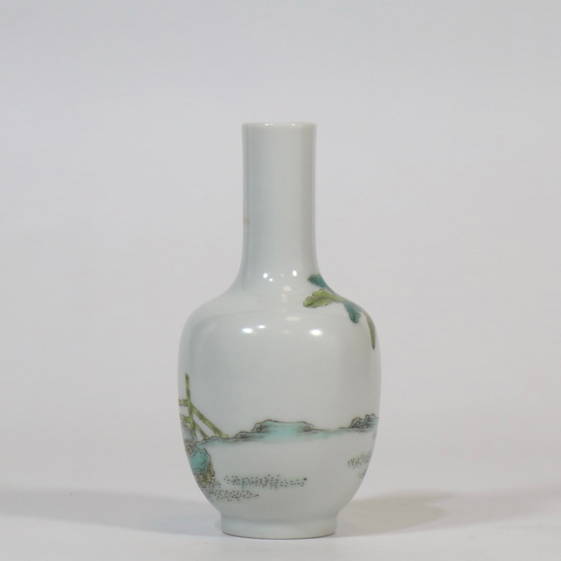 An Exquisite Wucai Figure Pattern Vase - 3