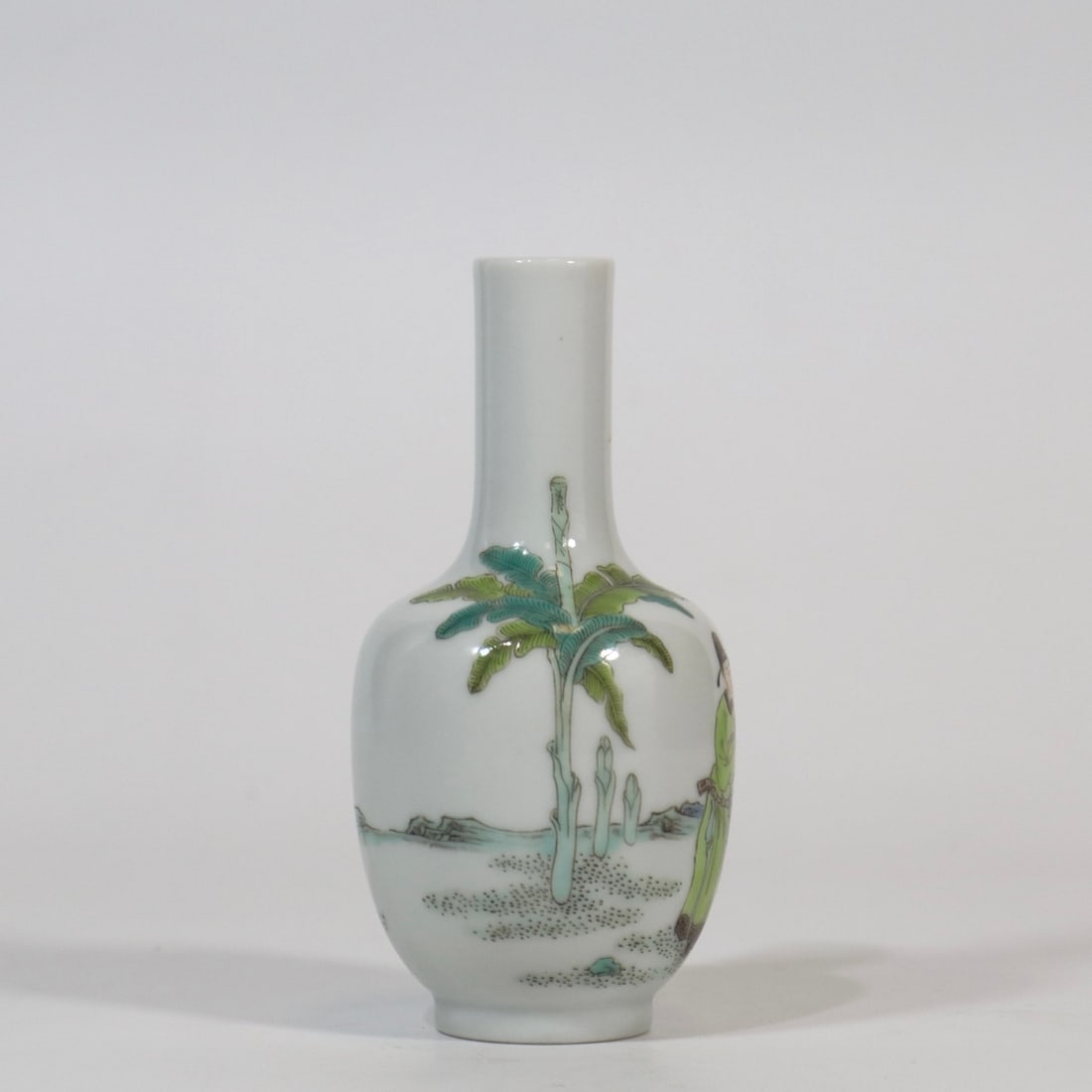 An Exquisite Wucai Figure Pattern Vase - 4