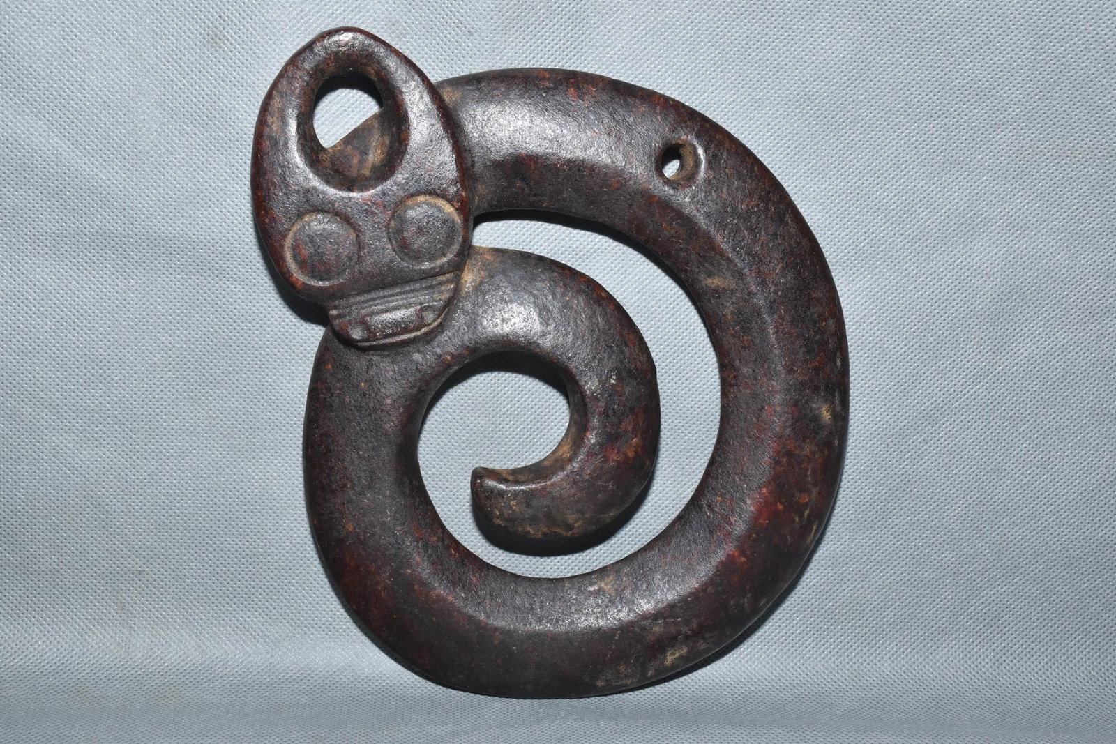 An Exquisite Hemo Jade Dragon Pendant: An Exquisite Hemo Jade Dragon Pendant,Hongshan Culture,Size:6.7inx7.9in,Weight:840g河磨玉龙挂件,红山文化,Size:17cmx20cm,Weight:840g