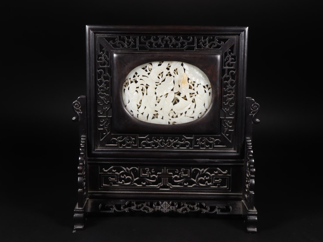 An Exquisite Zitanwood Inlaid White Jade Hollow Figure Pattern Table Screen: An Exquisite Zitanwood Inlaid White Jade Hollow Figure Pattern Table Screen,Qing Dynasty,China,Size:10.6inx4.7inx11.2in,Weight:1000g紫檀木镶白玉镂空