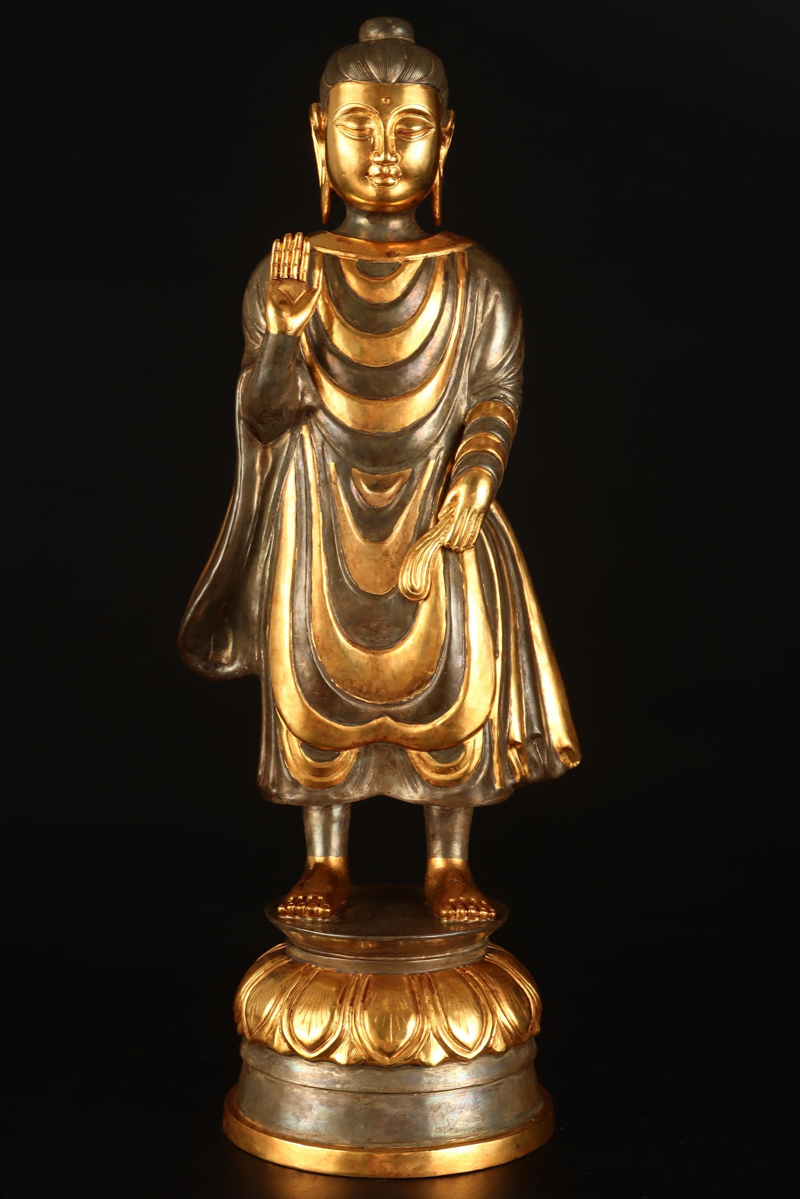 A Solemn Gilt Bronze Buddha Statue Ornament: A Solemn Gilt Bronze Buddha Statue Ornament,Tang Dynasty,China,Zhenguan Four-character Mark,Size:16.1inx5.5in,Weight:2530g铜鎏金佛像摆件，中ࢲ