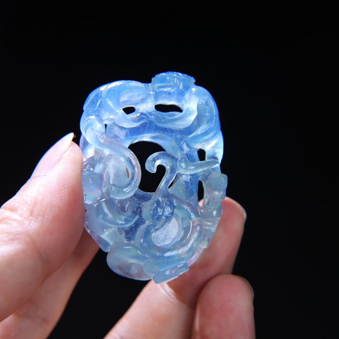 An Exquisite Aquamarine Chi-Dragon Pattern Pendant (1 of 9)