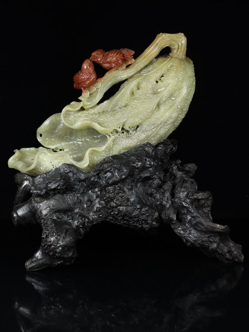 A Rare Shoushan Stone Bird Pattern Cabbage Ornament: A Rare Shoushan Stone Bird Pattern Cabbage Ornament,Qing Dynasty,