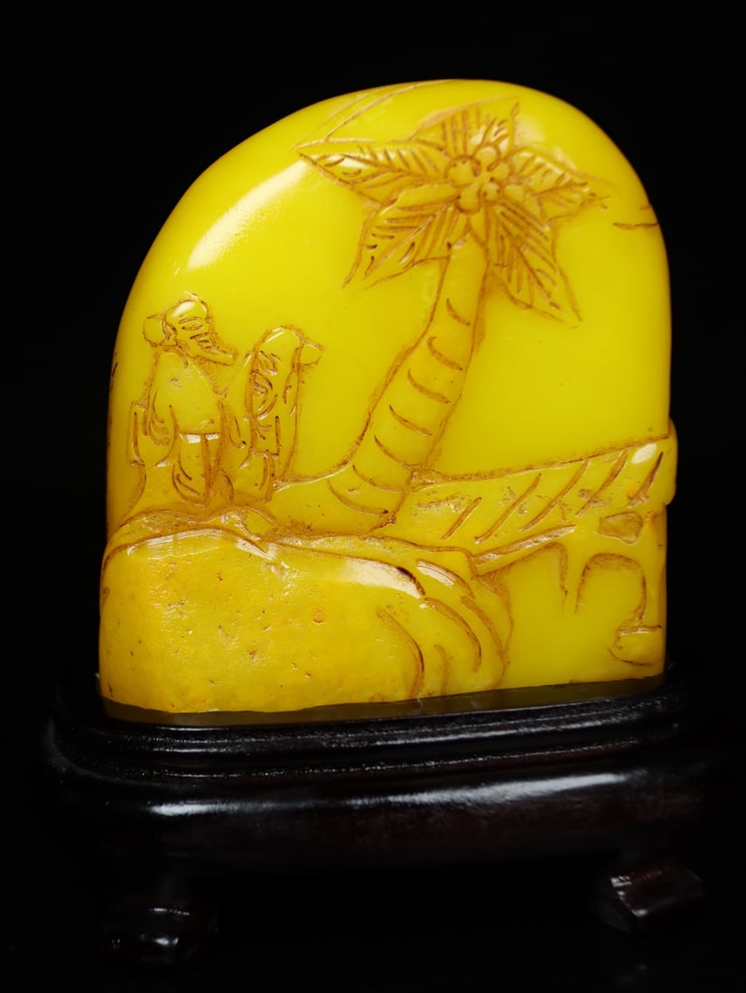 An Exquisite Tianhuang Stone Landscape and Figure Pattern Seal: An Exquisite Tianhuang Stone Landscape and Figure Pattern Seal,Qing Dynasty, China,Shiru Mark,Size:4.7inx3.5inx2.8in,Weight:555g田黄石山水人物纹印