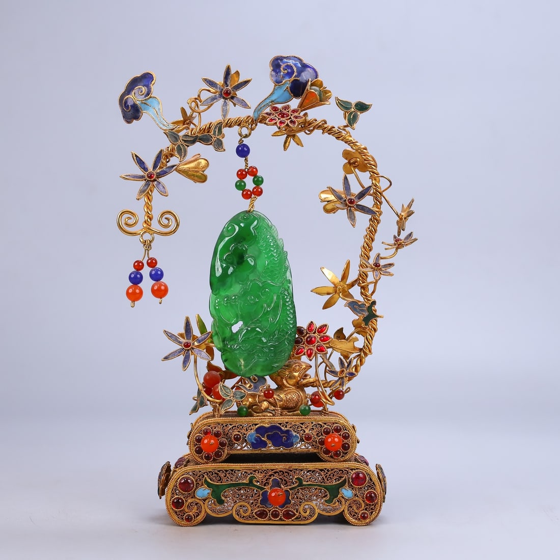 An Exquisite Filigree and Gilding Inlaid Jadeite Dragon Pattern Ornament,Inlaid Gems: An Exquisite Filigree and Gilding Inlaid Jadeite Dragon Pattern Ornament,Inlaid Gems,Qing Dynasty,China,Qianlong Four-character
