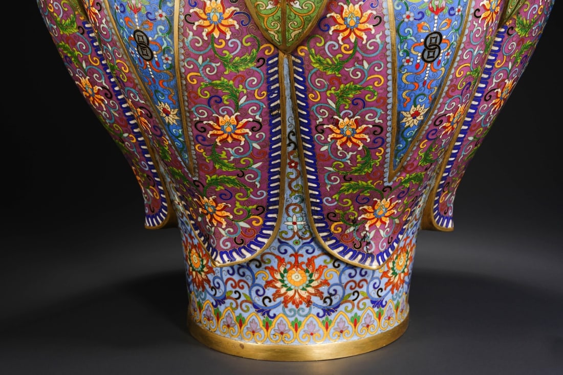 An Exquisite Cloisonne Lotus Pattern Crane Pattern Vase - 3