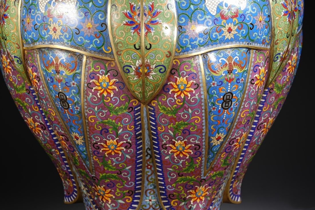 An Exquisite Cloisonne Lotus Pattern Crane Pattern Vase - 4