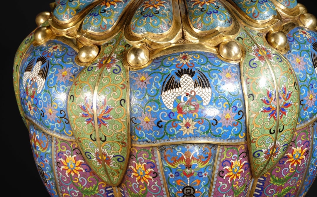 An Exquisite Cloisonne Lotus Pattern Crane Pattern Vase - 5