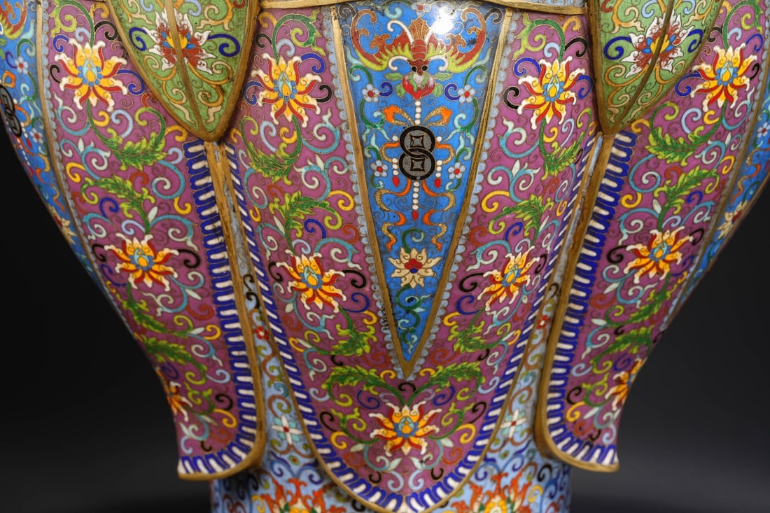 An Exquisite Cloisonne Lotus Pattern Crane Pattern Vase - 6