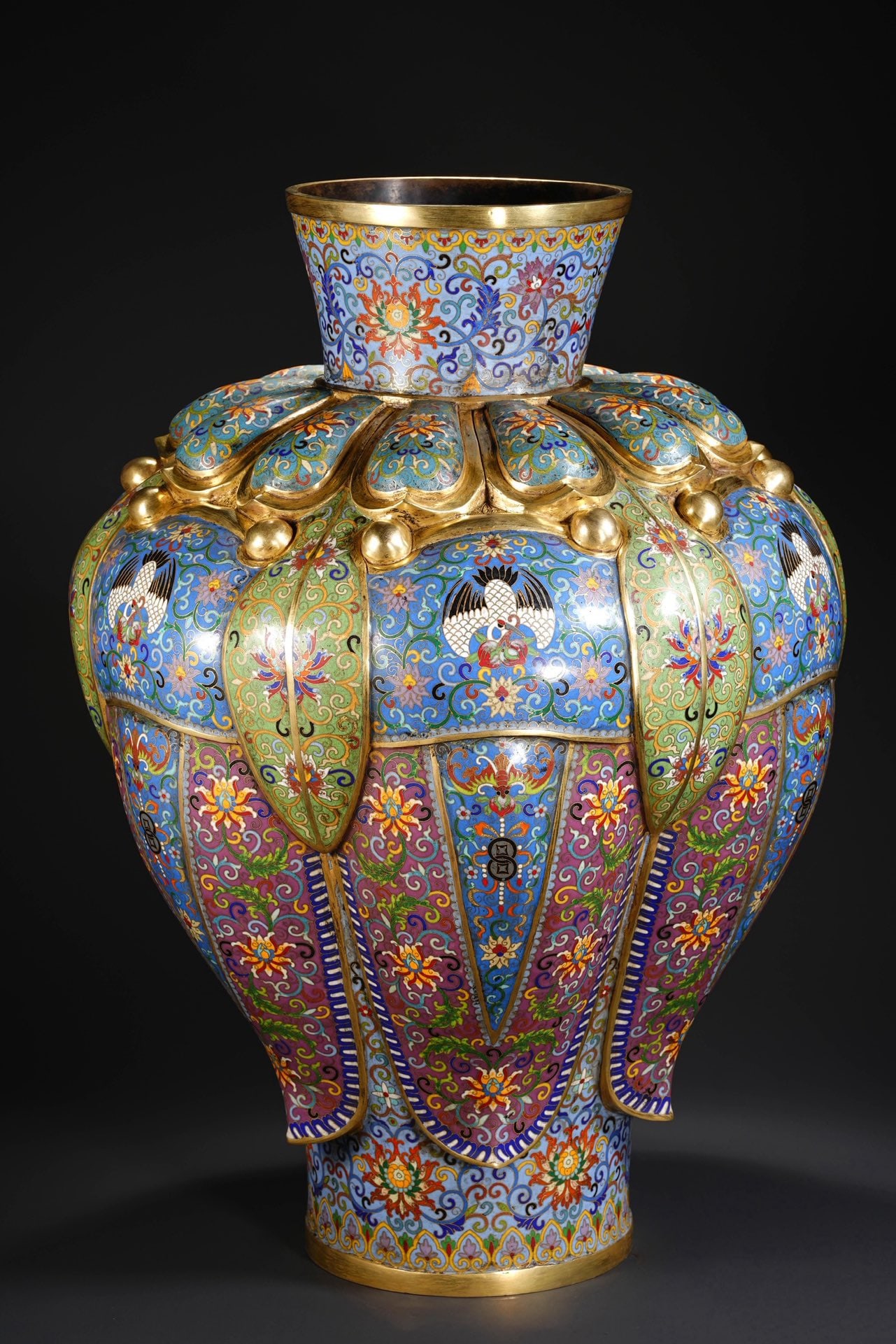 An Exquisite Cloisonne Lotus Pattern Crane Pattern Vase - 7