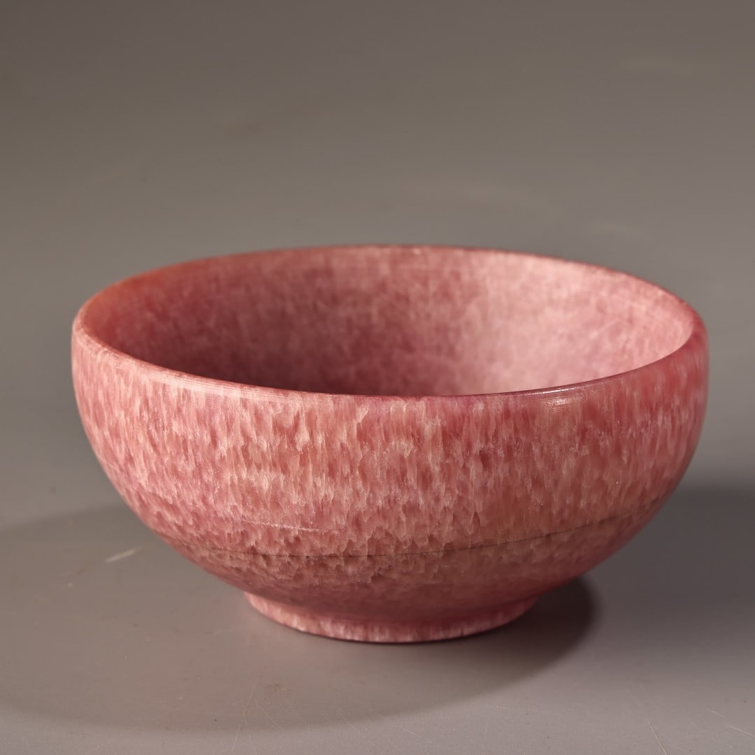 An Exquisite Red Jade Bowl: An Exquisite Red Jade Bowl,Qing Dynasty,China,Size:1.8inx4.3in,Weight:300g红玉石碗，中国清代，Size:4.5cmx11cm,Weight:300g