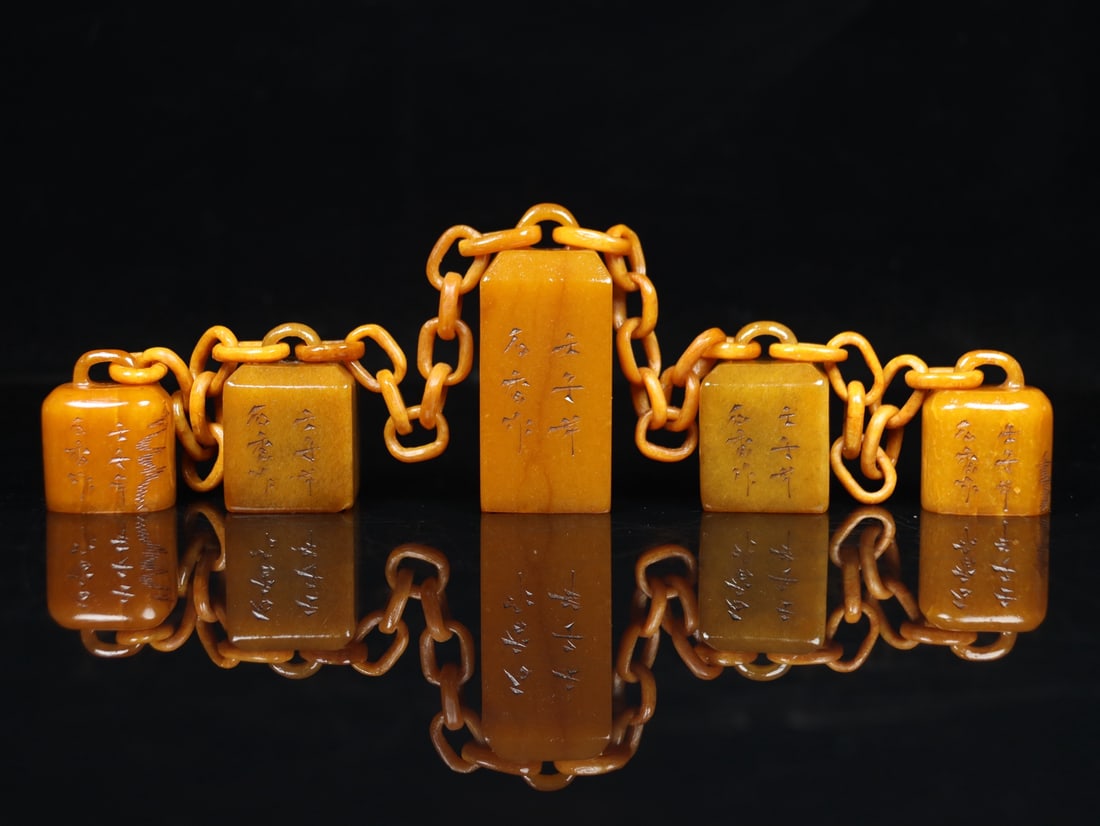 A Set of Fine Tianhuang Stone Seals: A Set of Fine Tianhuang Stone Seals,Qing Dynasty, China,Shixiang Mark,Size:1.3inx1.3inx2in,1.4inx1.4inx3.9in,Weight:660g一套田黄石印章,中国清