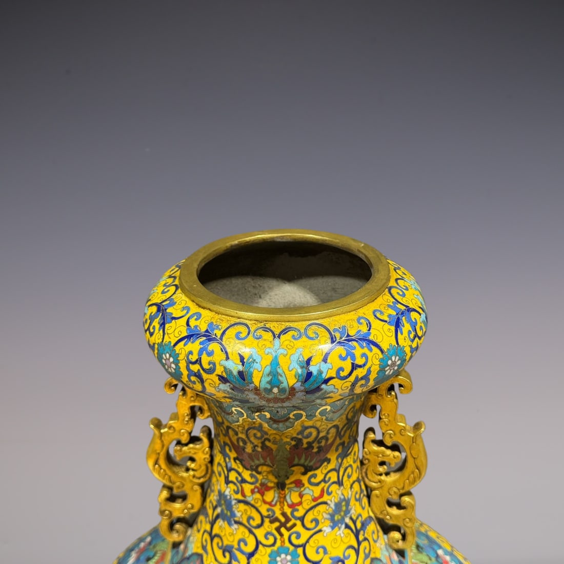 An Exquisite Cloisonne Lotus Pattern Dragon Pattern Double-Ears Vase - 2
