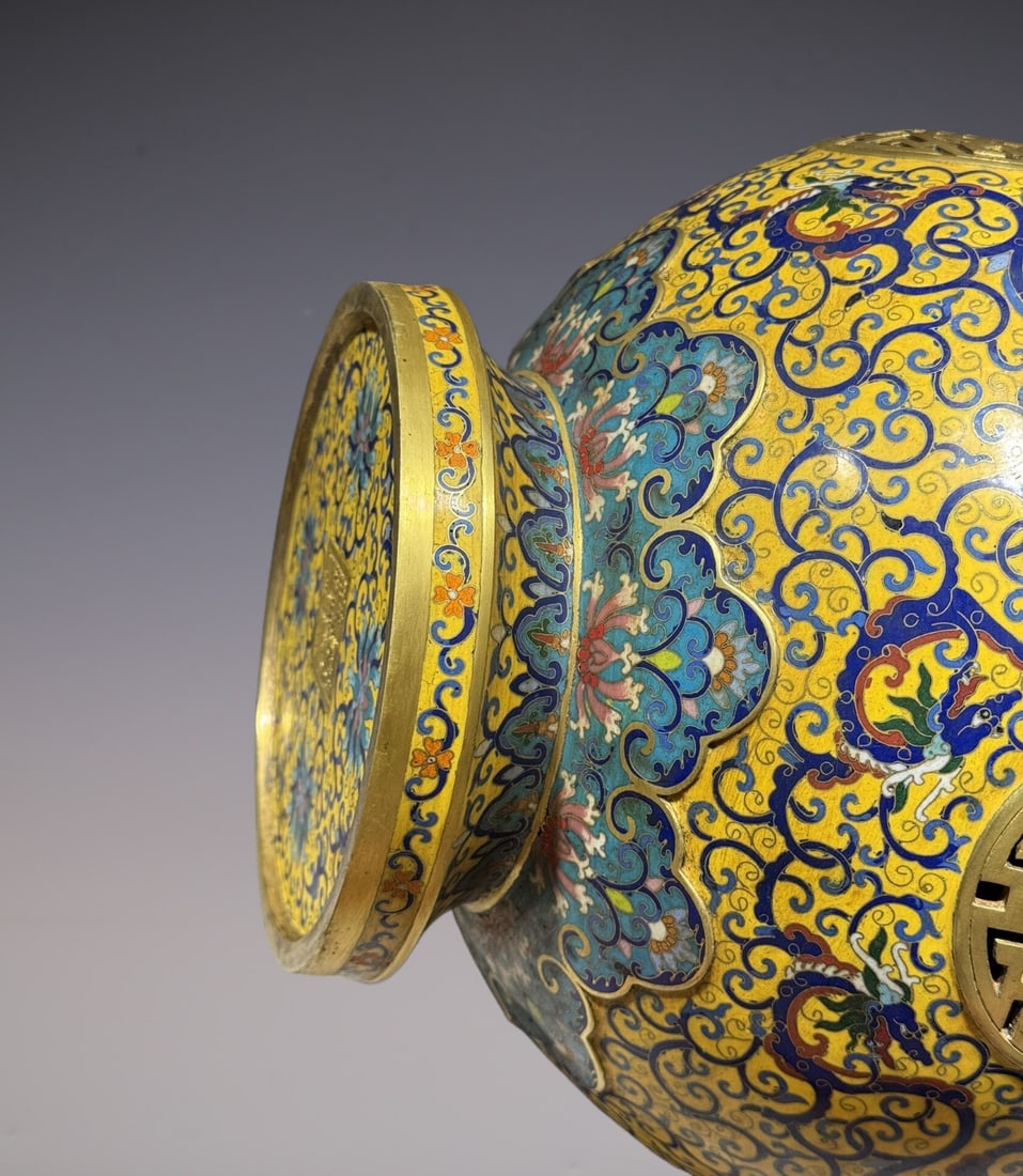 An Exquisite Cloisonne Lotus Pattern Dragon Pattern Double-Ears Vase - 7