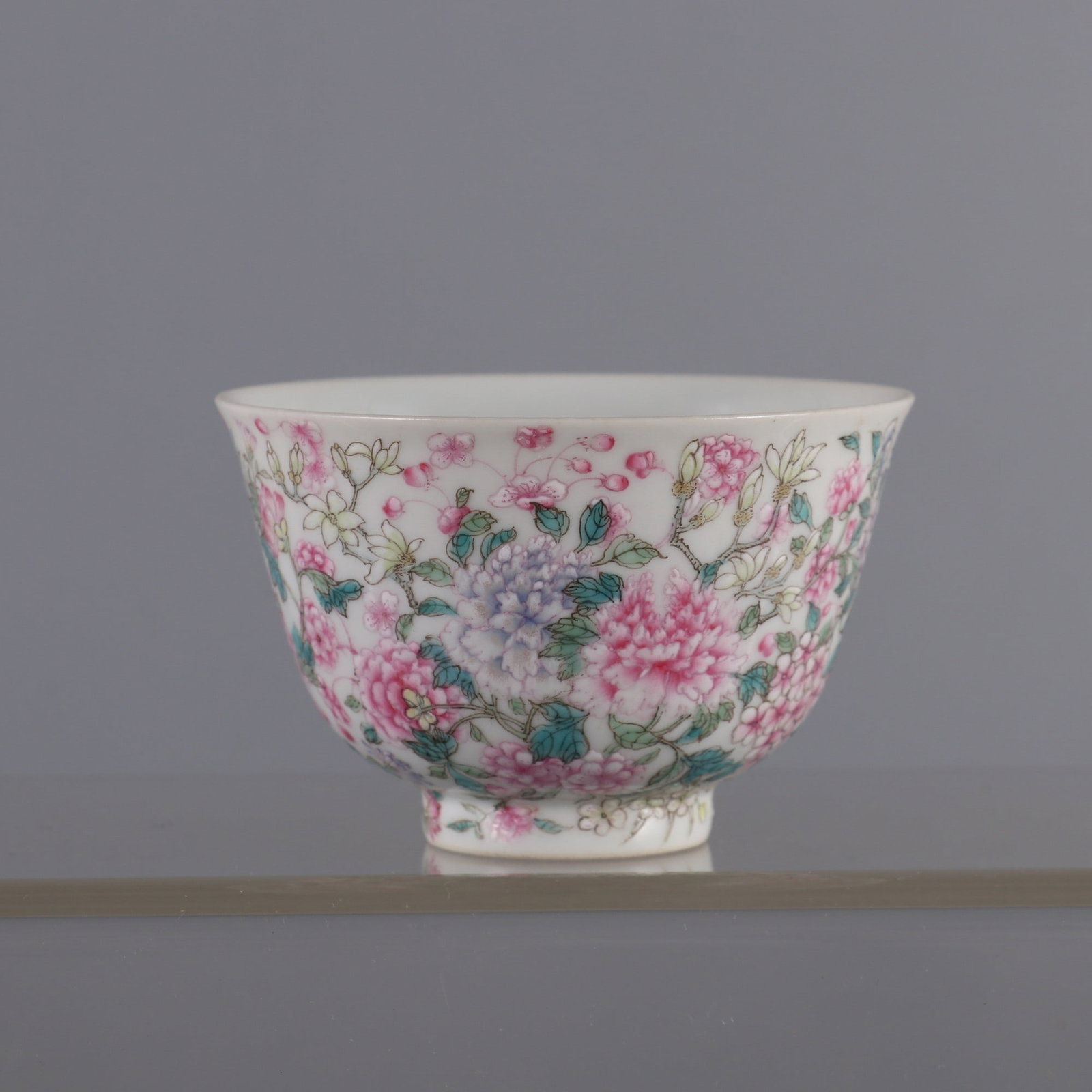 An Exquisite Famille-Rose Flower Pattern Cup (1 of 9)