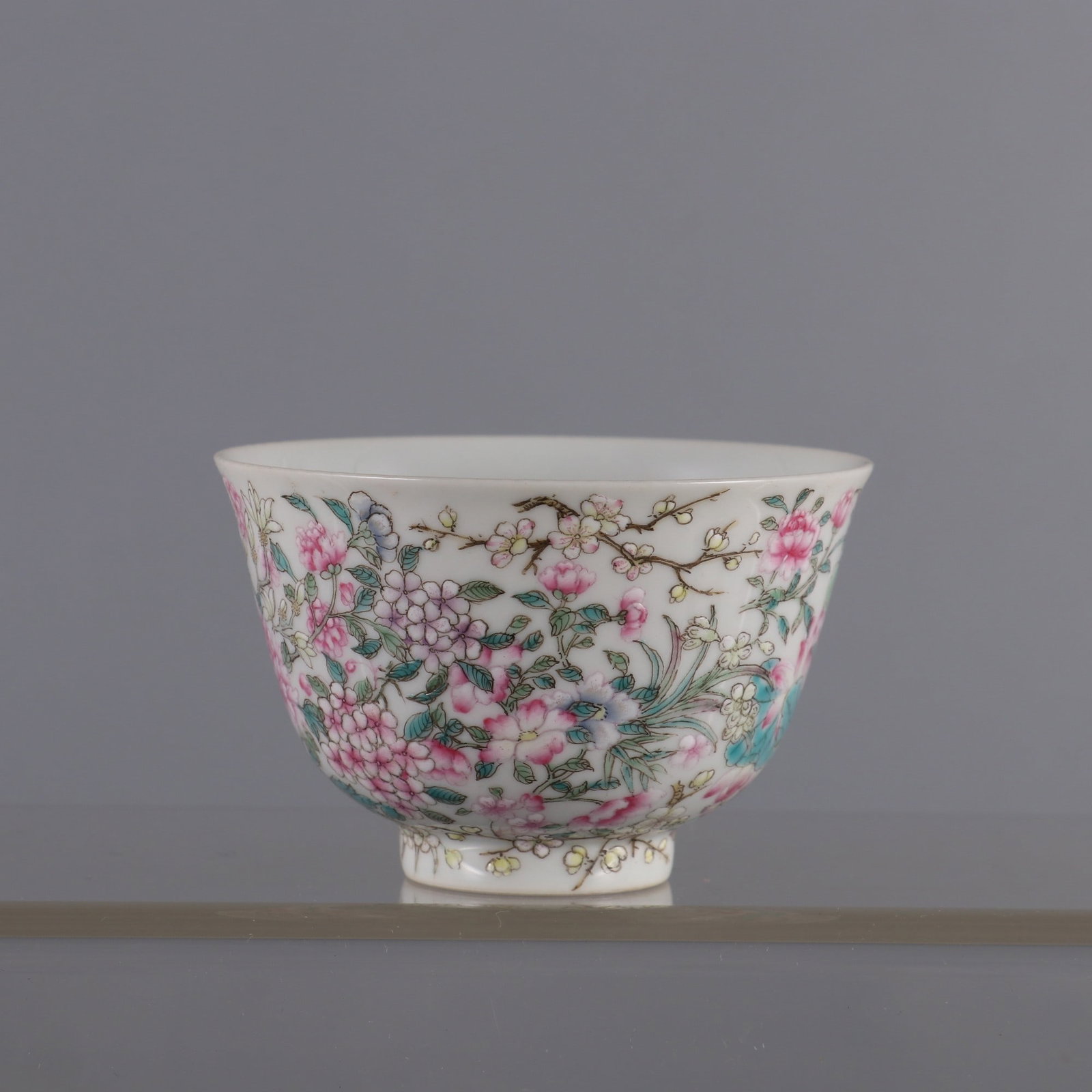 An Exquisite Famille-Rose Flower Pattern Cup - 2