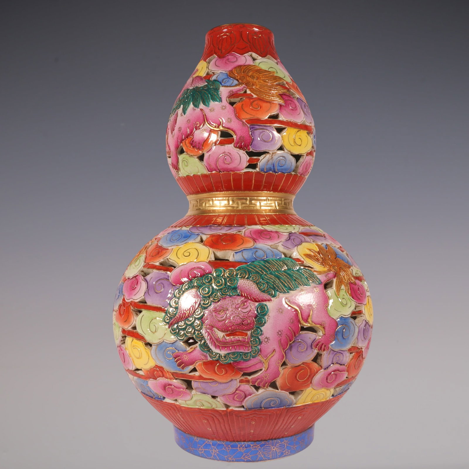 A Huge Enamel Painted Gold Hollow Auspicious Cloud and Lion Pattern Gourd-Shaped Vase: A Huge Enamel Painted Gold Hollow Auspicious Cloud and Lion Pattern Gourd-Shaped Vase,Qing Dynasty, China,Qianlong Six-character