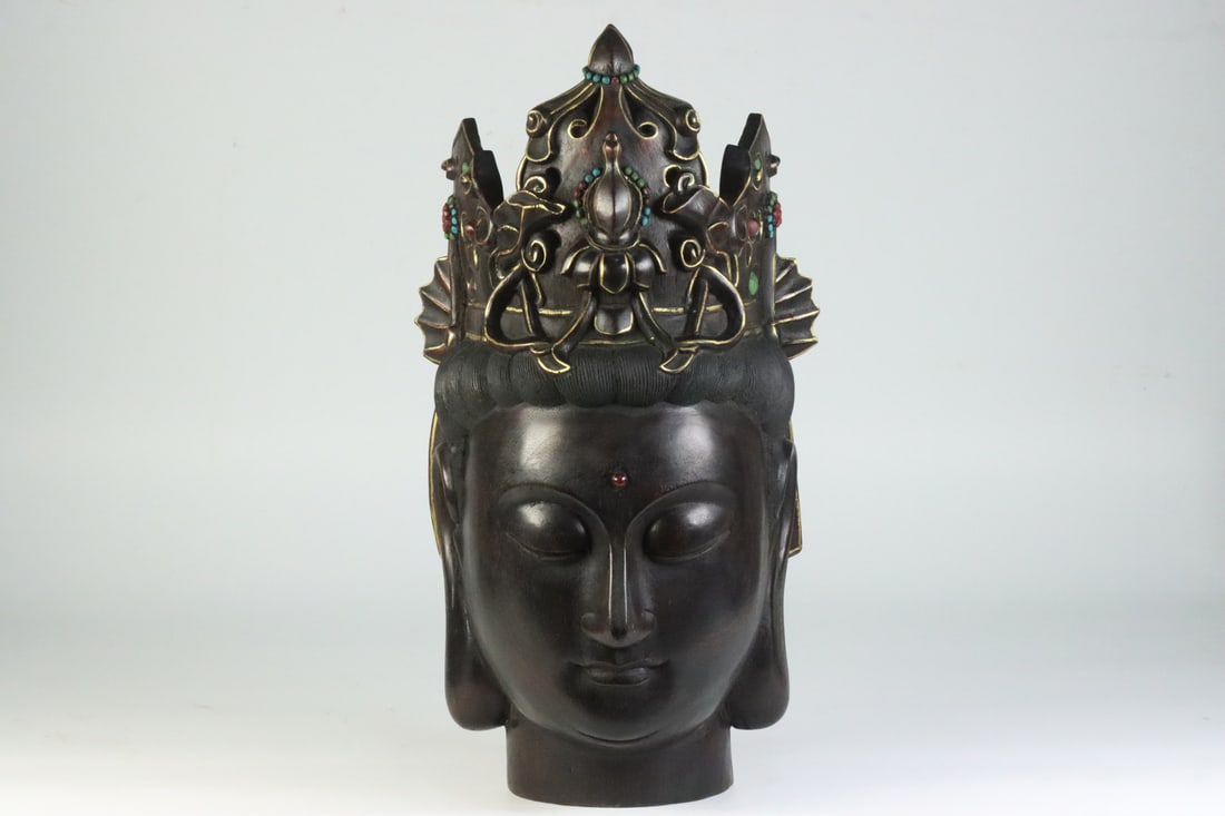 A Solemn Eaglewood Statue of Avalokitesvara Head Ornament,Inlaid Gems: A Solemn Eaglewood Statue of Avalokitesvara Head Ornament,Inlaid Gems,Qing