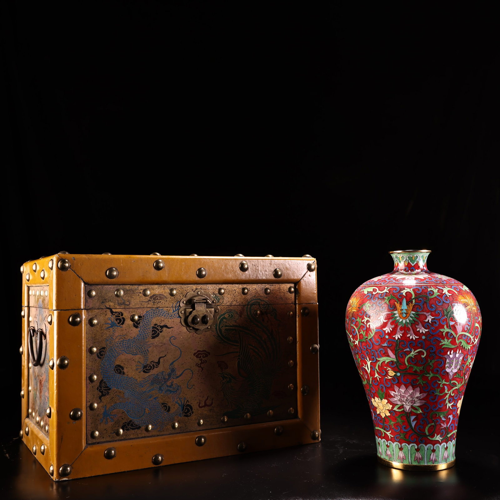 An Exquisite Cloisonne Lotus Pattern Vase,With Bronze Lacquerware Box: An Exquisite Cloisonne Lotus Pattern Vase,With Bronze Lacquerware Box,Qing
