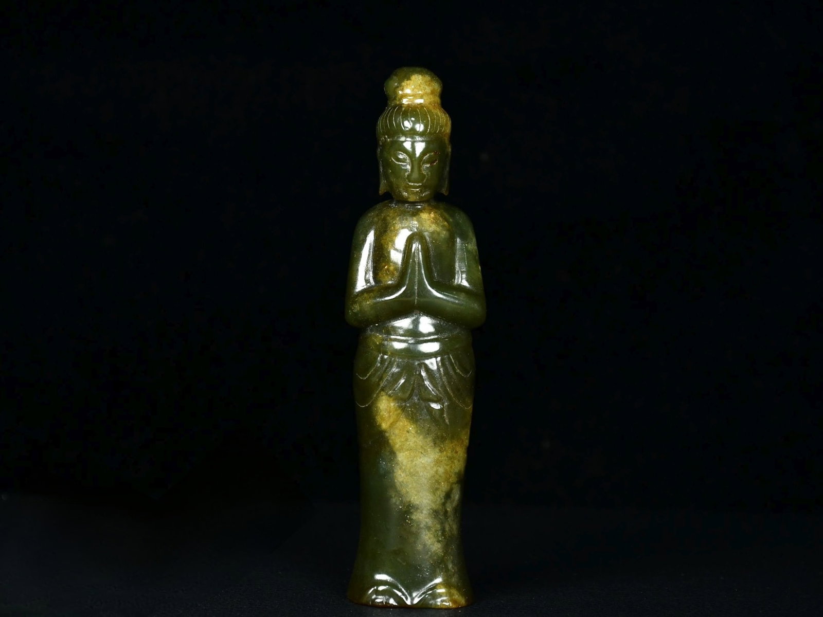 An Exquisite Sapphire Statue of Avalokitesvara Ornament: An Exquisite Sapphire Statue of Avalokitesvara Ornament,Qing Dynasty,