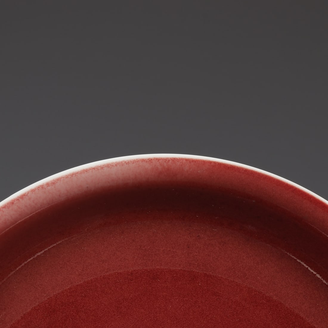 An Exquisite Ruby red-Glazed Plate - 3