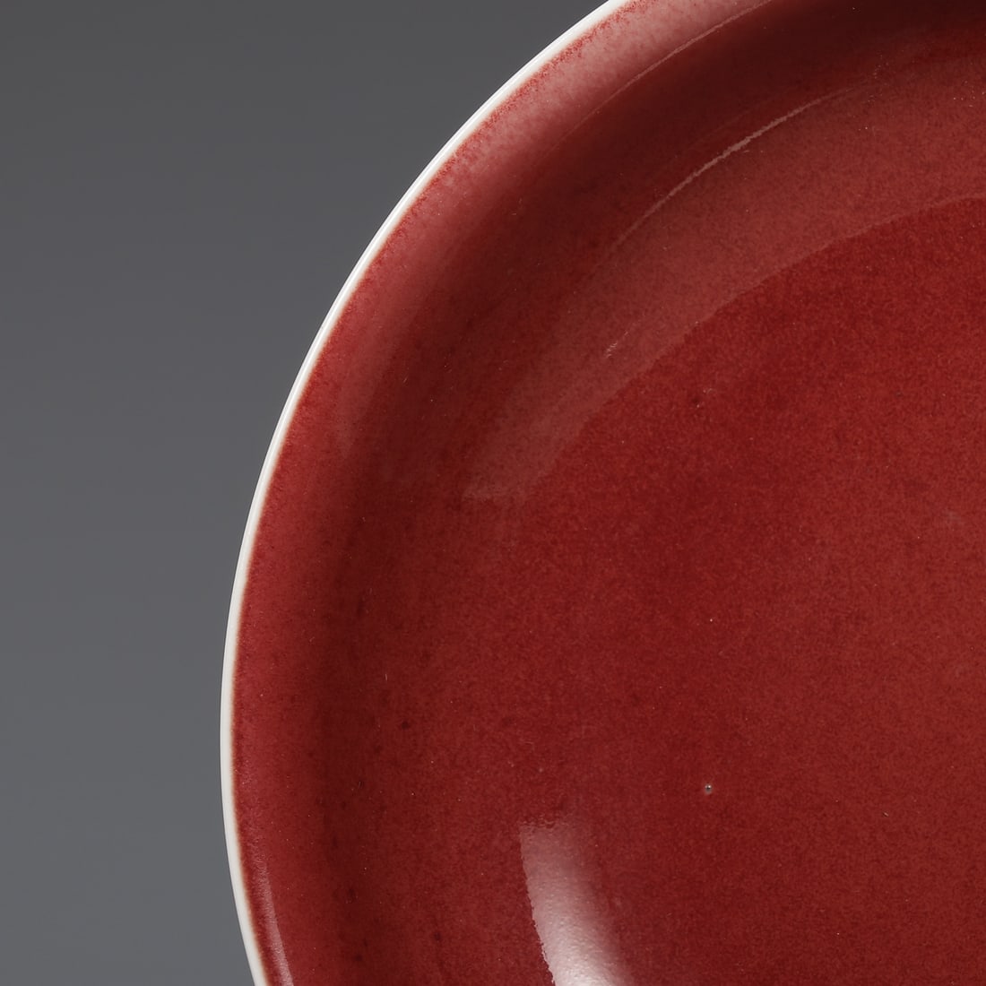 An Exquisite Ruby red-Glazed Plate - 4