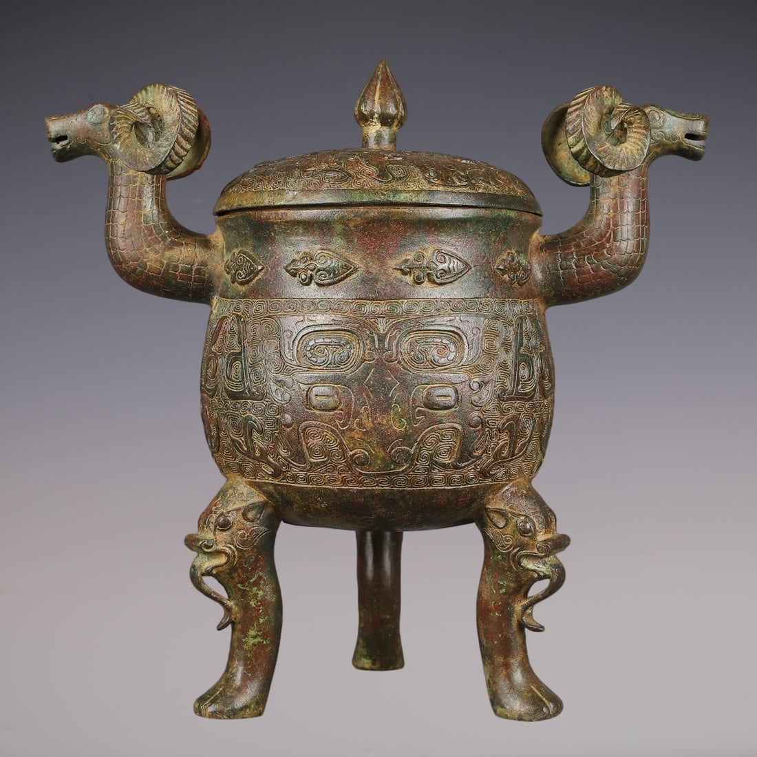 An Archaic Bronze Beast-Face Pattern Sheep-Ears Beast-Legs Food Vessel,With Inscription (1 of 9)