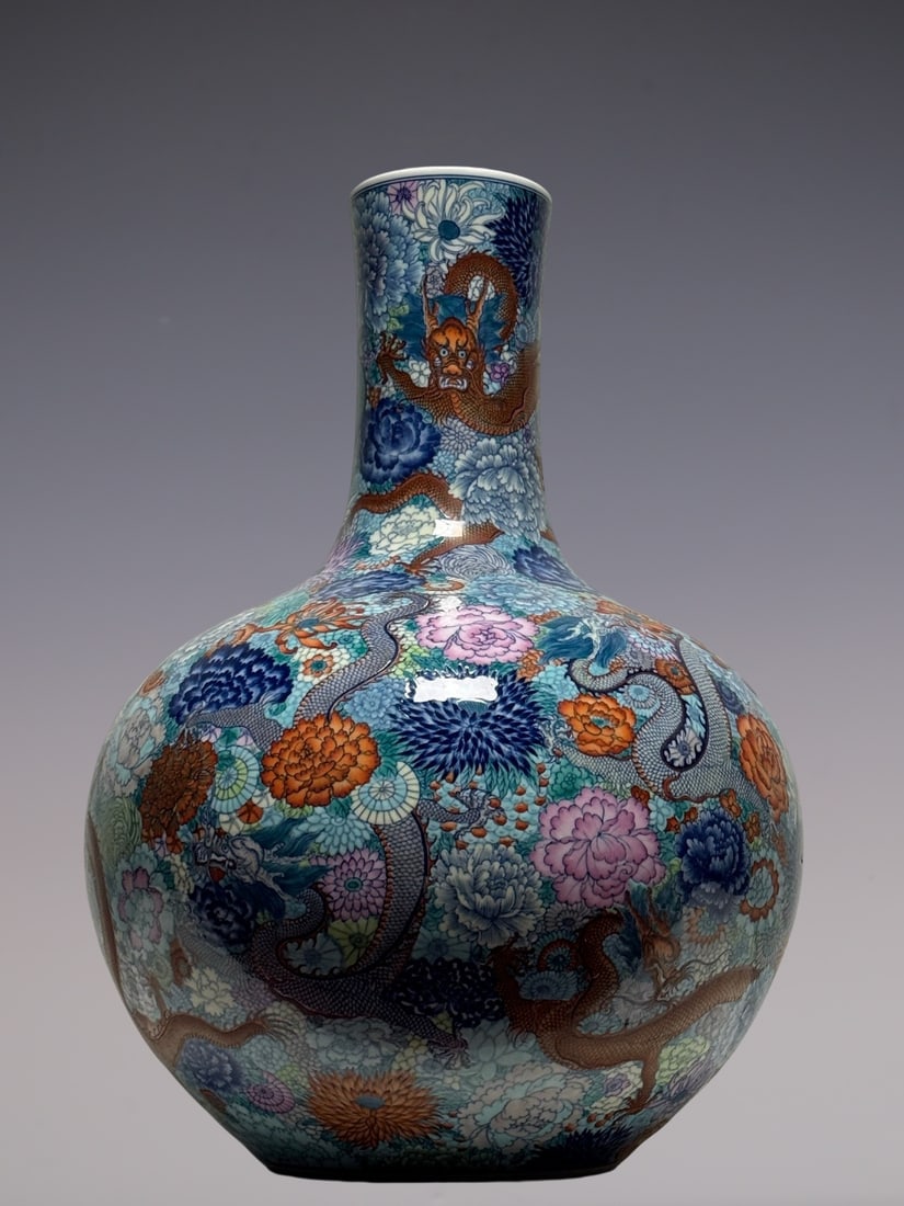A Huge Blue and White Doucai Flower and Dragon Pattern Vase: A Huge Blue and White Doucai Flower and Dragon Pattern Vase,Qing Dynasty, China,Qianlong Six-character Mark,Size:22.4inx16.9in青花斗彩花卉龙纹瓶,&