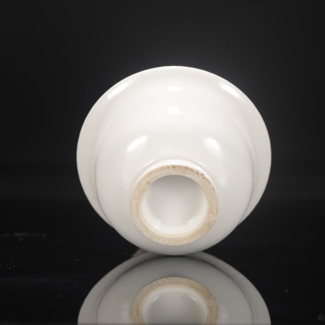 An Exquisite White Glazed Cup - 5