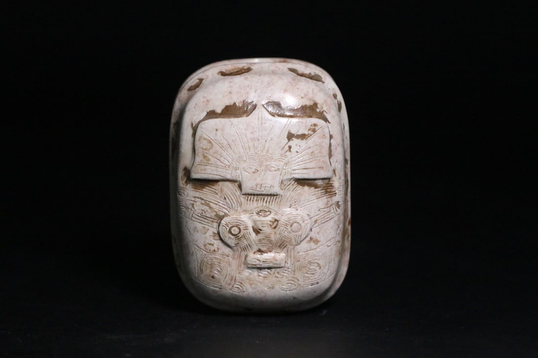 An Exquisite Gaogu Jade Ornament: An Exquisite Gaogu Jade Ornament,Ancient Time, China,Size:1.3inx0.9inx1.8in,Weight:64.8g 高古玉摆件,远古时期