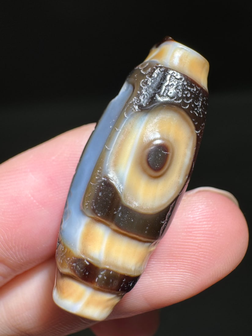 An Exquisite Two-Eye Dzi bead - 2