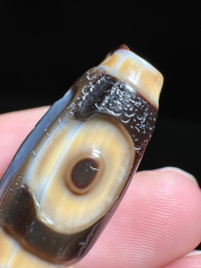 An Exquisite Two-Eye Dzi bead - 6