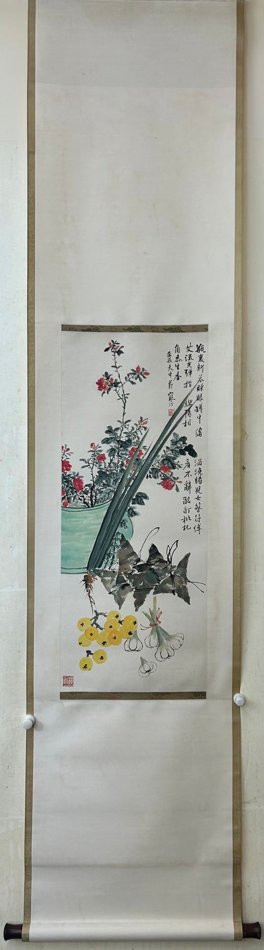 A Chinese Vertical Scroll Ink Painting of Flowers on Paper: A Chinese Vertical Scroll Ink Painting of Flowers on Paper,Modern Time of China,Jiang Hanting,without frame size:33.5inx14.2in
