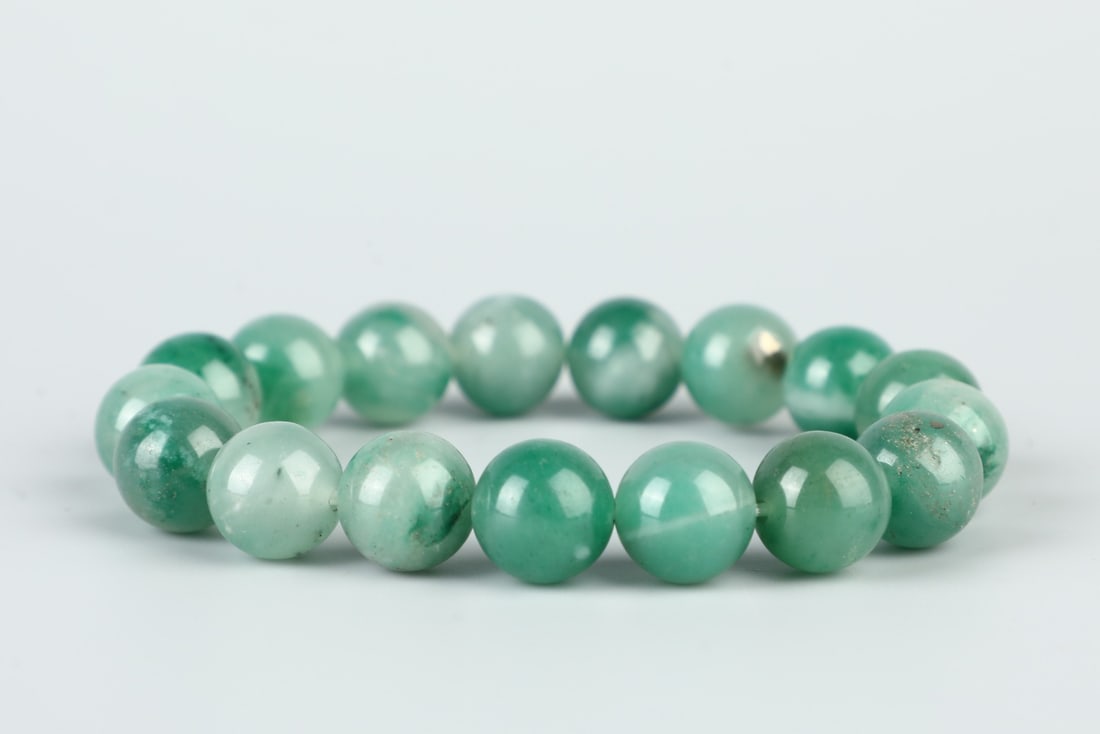 An Exquisite Jadeite Bracelets - 2