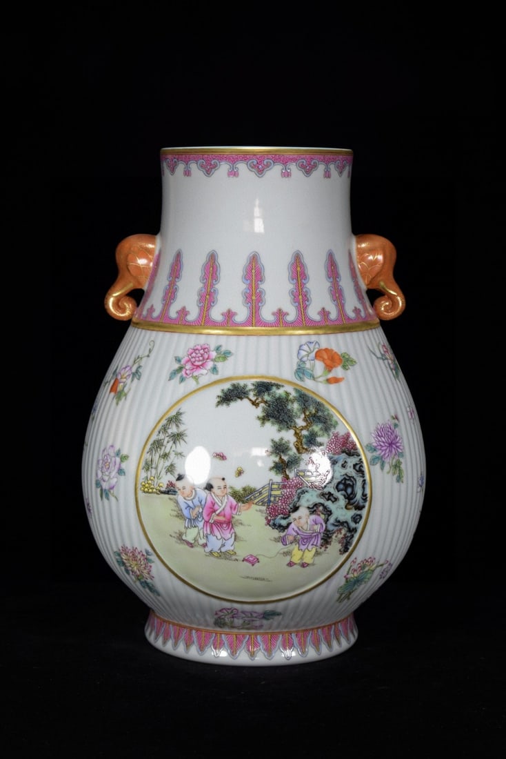 An Exquisite Enamel Gilt Figures Pattern Elephant-Ears Vase: An Exquisite Enamel Gilt Figures Pattern Elephant-Ears Vase,Qing Dynasty, China,Qianlong Six-character Mark,Size:15.4inx11in 珐琅彩鎏金人物纹象