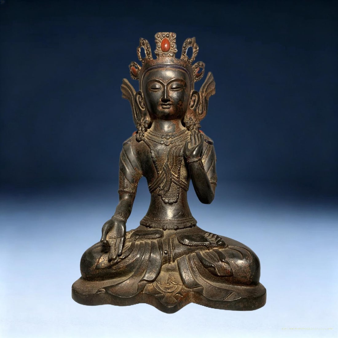 An Exquisite Bronze Buddha statue Ornament: An Exquisite Bronze Buddha statue Ornament,Ming Dynasty, China,Size:13.4inx8.3in,Weight:4080g 铜造佛像摆件,中国明代