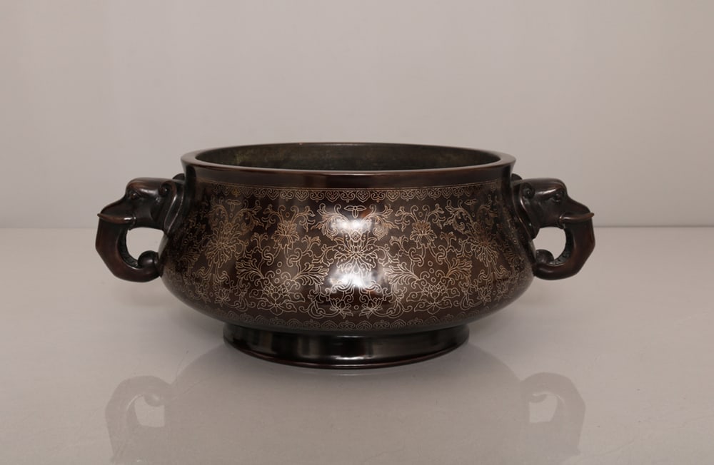 An Exquisite Bronze inlaid Silver Wire Lion-Ears Censer: An Exquisite Bronze inlaid Silver Wire Lion-Ears Censer,Ming Dynasty, China,With Mark,Size:4.5inx12.4inx8.1in,Weight:6000g