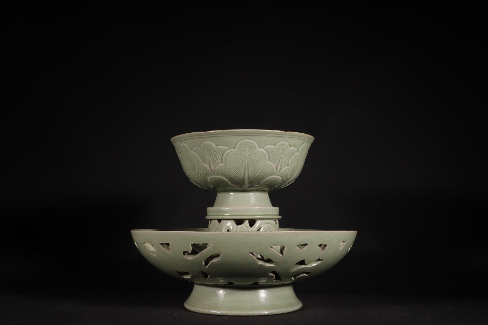 An Exquisite Yue Kiln Peony Pattern Cup Stand: An Exquisite Yue Kiln Peony Pattern Cup Stand,Five Dynasties,Size:6.7inx9.3in 越窑牡丹纹盏托,五代